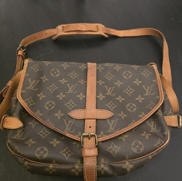 AUTHENTIC Louis Vuitton VINTAGE Saumur 30 Brown Monogram Crossbody Bag - Picture 1 of 9